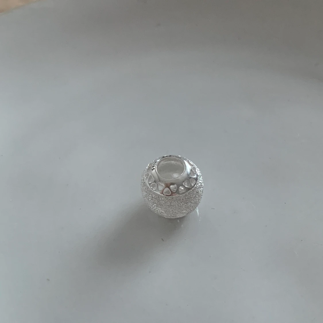 Pandora berlock ”glittrande struktur hjärta” - 90