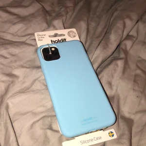 holdit mobilskal - säljer detta superfina mobilskalet från holdit, säljs endast pågrund av fel storlek på telefon. helt oanvänt. till iphone 11 pro max.
