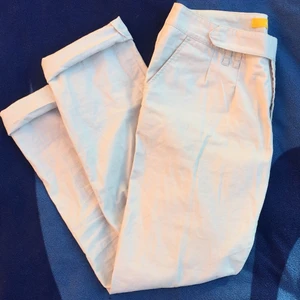 Sandfärgade byxor  - Sandfärgade fina chinos 🏖