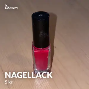 Ett nagellack i lite mörkare rosa