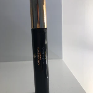 Mascara - Helt oanvänd mascara från giordani gold. Ord pris. 249 kr, frakt tillkommer PRIS KAN DISKUTERAS 