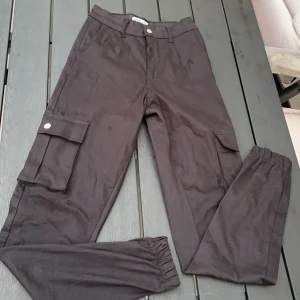 Madlady cargo byxor svarta - Använda vitt ett tillfälle! Cargo byxor från Madlady storlek xxs.