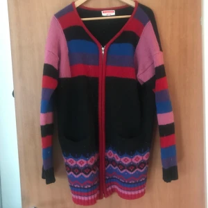 Kofta Weekday stl M - Jättefin varm kofta, sparsamt använd 