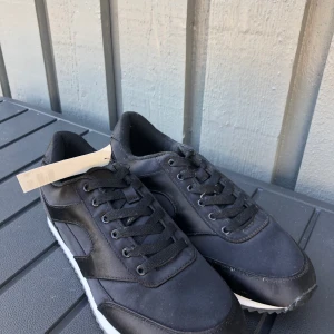 Skor från hm  - Skor från hm 🌸 storlek 40. Aldrig använda 