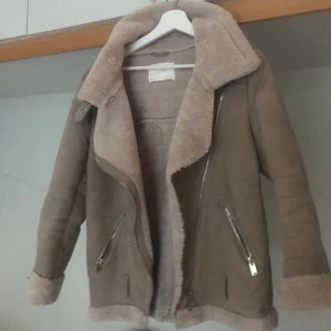 Jacka Zara - samfraktar gärna så kolla in mina andra plaggockså!