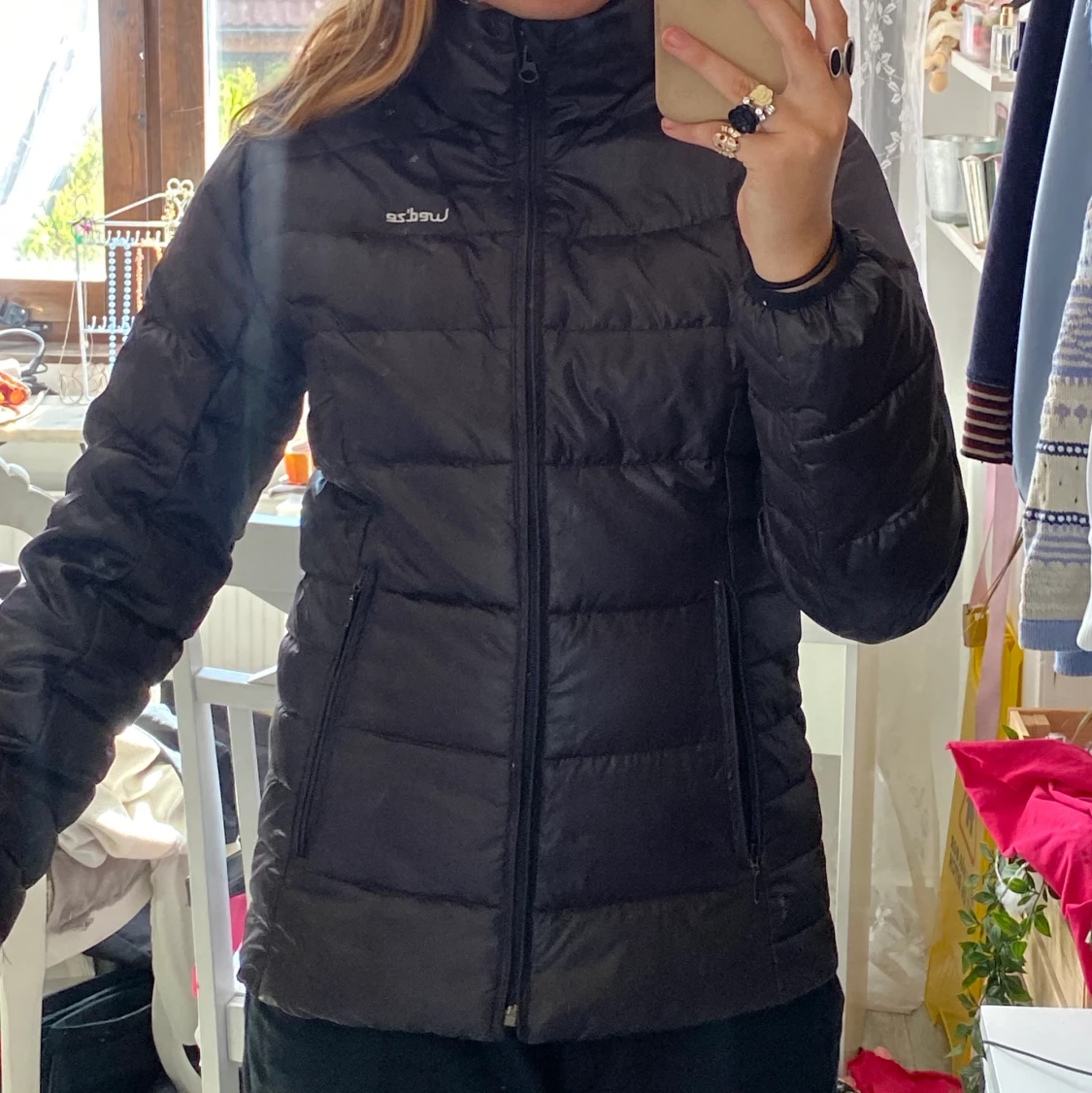 Svart dunjacka  - 90