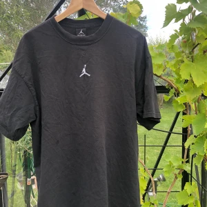 Vintage Air Jordan T - Sällsynt AJ T-shirt! Supercool fit passar allt från M-XL. Kan mötas eller fraktas(63kr)