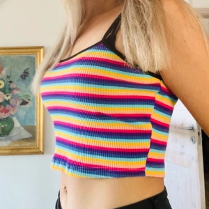 Färgglad top - Sjukt fin top som tyvärr inte kommer till användning. Väldigt starka färger. 