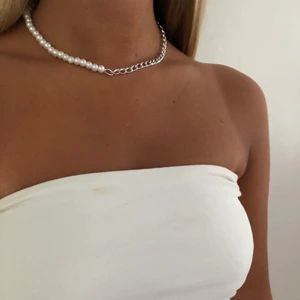 HALSBAND - NU finns detta unika halsband till salu! Kostar 89kr (inkl frakt) Följ min Instagram för mer fina smycken @alvasellout💛💛💛