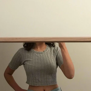  - Söt croptop från bikbok! 💞
