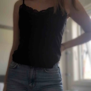  - Svart Linne från BikBok, köparen står för frakten💞