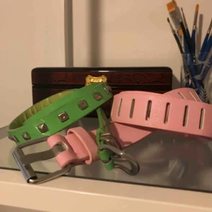  - Två par jättefina skärp. Det gröna är sålt!!