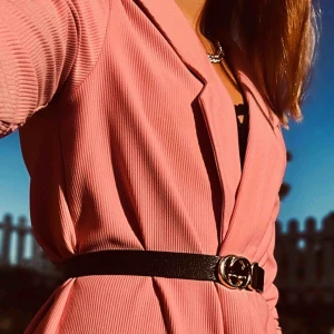  - Rosa blazer. Liten i storlek 