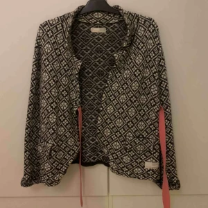  - Säljer min odd Molly tröja då den inte använts på ett flera år. Priset går att minska! 