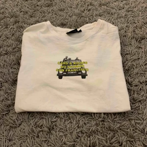  - Säljer min Hov1 merch cars and kisses i storlek S. Bara använd få gånger och i väldigt bra skick. Frakt tillkommer💞