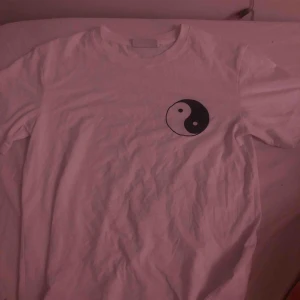  - tischa från weekday aldrig använd