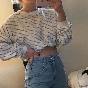  - Supersnygg sweatshirt, som tyvärr ej kommer till användning. 