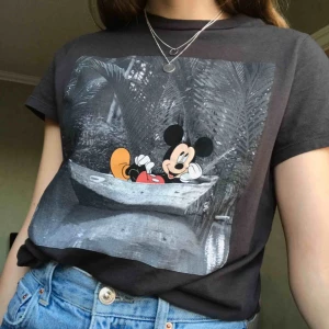  - 🖤🖤Säljer denna t-shirt från Pull&Bear.  Fint skick💘 Köparen står för frakten. 