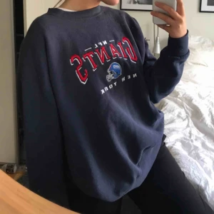  - Vintage-sweatshirt från LEE. Storlek L men passar S-L! ;)