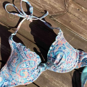  - Jättesöt Bikinitopp, lite odd Molly stil på den vilket jag älskar🦋