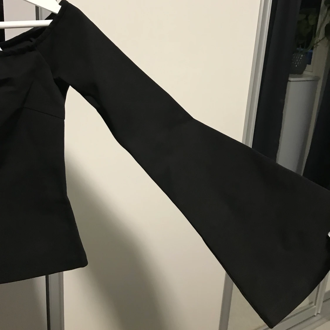 Offshoulder tröja - 90