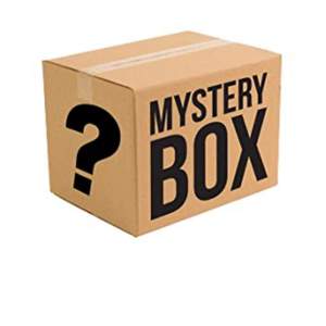Tänkte börja göra mysterybox, du bara väljer vilken kategori du vill ha mellan skönhet/smink, mode, /kläder ,heminredning (skivor, glasskiva) eller accessoarer eller så kan du ta alla, man får runt 4-8saker i lådan💞