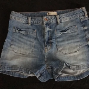 Shorts - Sköna jeansshorts 