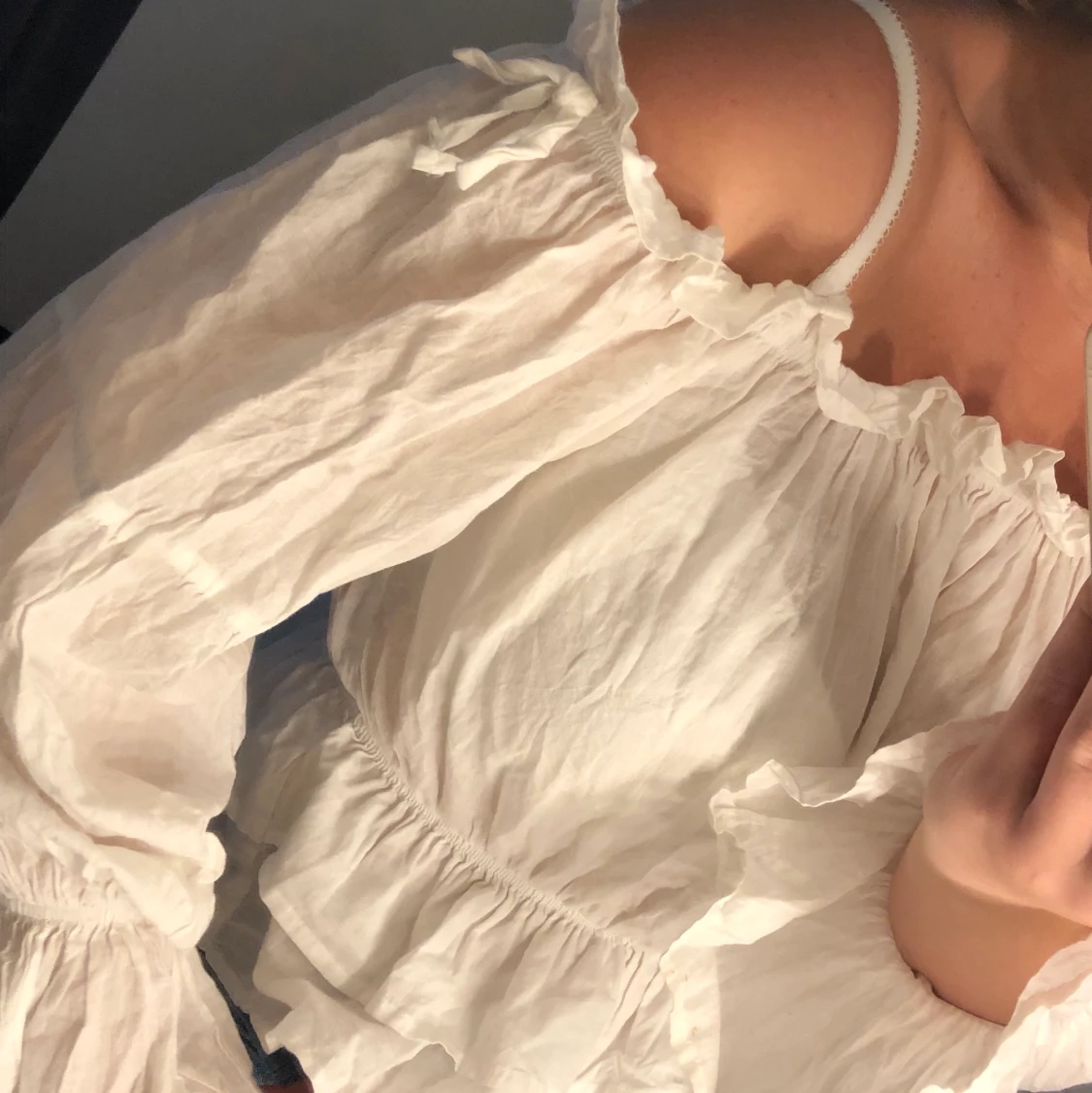 Vit Offshoulder Blus  - 91