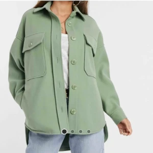 ASOS jacka  - Använd några gånger! Frakt 63kr ❤️