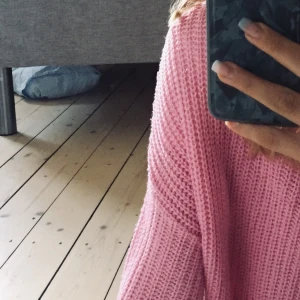 Rosa tröja - •Rosa tröja💗 • du står för frakten💵✨