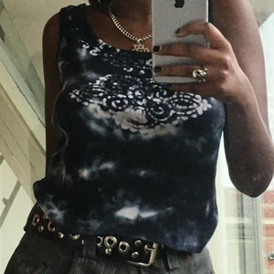 Tie-dye linne✨🥺🦋 - Detta asballa tie-dye linnet som e såååå snyggt men de kommer verkligen inte till användning😔😭superbra skick och aldrig använt!