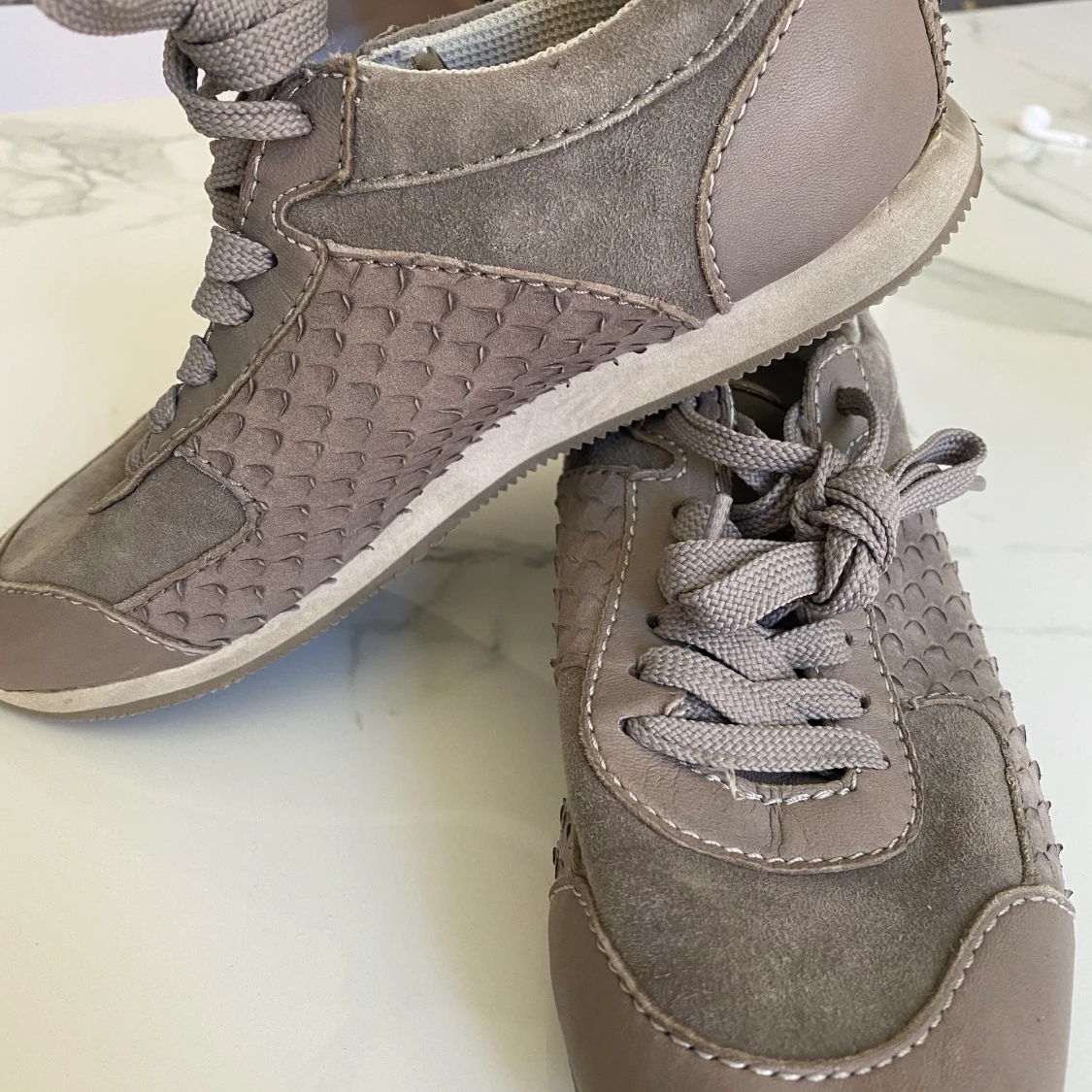 Massimo Dutti sneakers đ 36