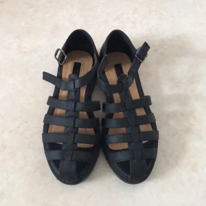  - Köpare står för frakt. 