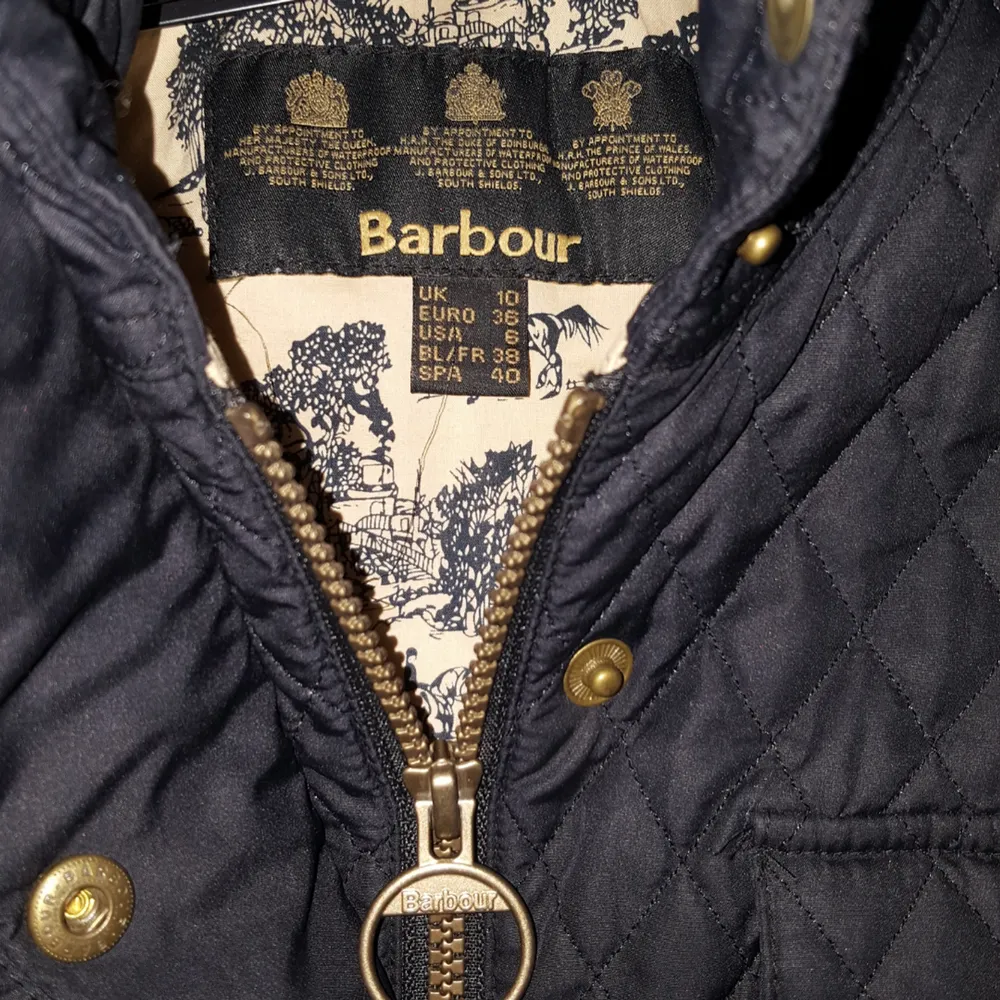 Barbour jacka använd 1 gång e inte riktigt min stil Ny pris 3400kr  . Jackor.