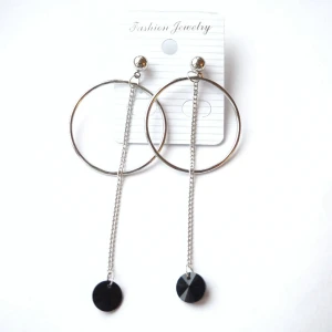  - örhängen  frakt 10 kr