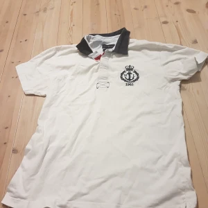  - Henry Lloyd piké med Urban fit storlek  Köparen står för frakt  