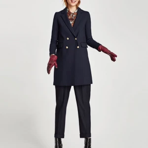  - Oanvänd Zara kappa köpt för 999 