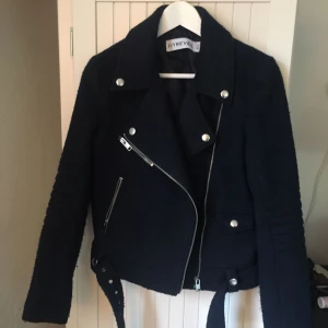  - Erin jacket från Ivyrevel i storlek 36. Nypris 999. Skickar eller möter upp i Stockholm!  