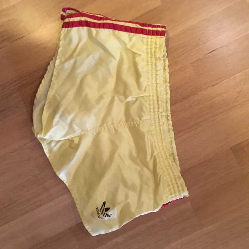 Vintage shorts från adidas . Shorts.