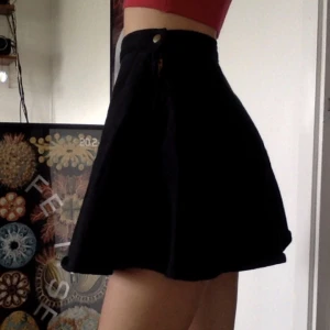  - Den populära denimkjolen från American Apparel! I jättebra skick. Köparen står för frakt 🍒