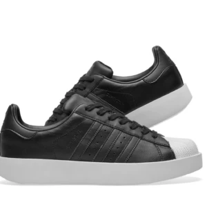  - Nu säljer jag mina fina adidas superstar bold! köpta för några månader sen, bra skick. nypris: 800 Köparen betalar frakt. 