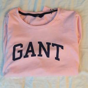 Jättefin rosa Gant långärmad tröja. Köpt 2016. Strl S och aldrig använde. 