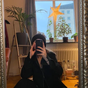 Jacka - Jacka med skjort-krage, använd men i bra skick! Lite nopprig.