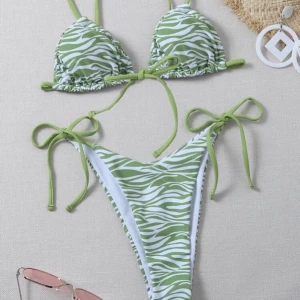 Bikini - En sjukt fin bikini som aldrig är använd!! Har så många bikinis så denna var onödig att ha oxå❤️💕❤️💕