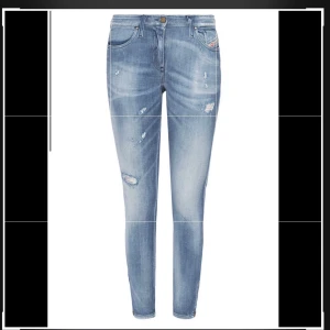 Disel Skinzee Zip super slim skinny regular Waist - Super snygga jeans, aldrig använda. Original pris 2300kr. Storlek W26L-32🦋🦋