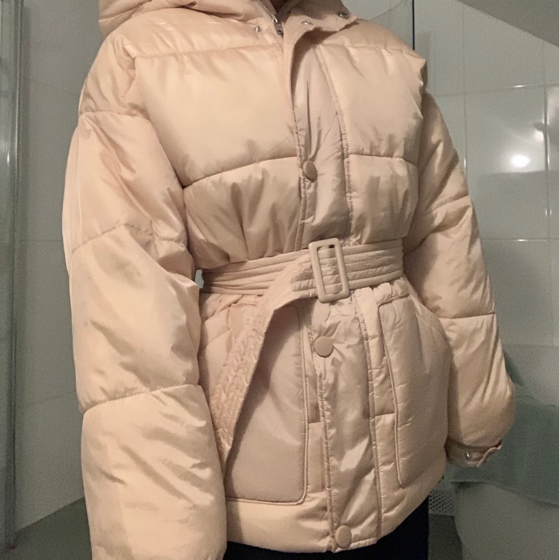 Beige jacka med borttagbart skärp - 91