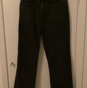 Weekday jeans  - Säljer ett par fina weekday jeans i modellen rowe. Storlek 28/30. Köparen står för frakt.