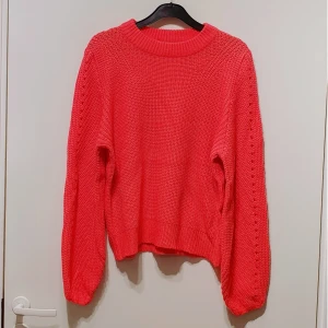 Stickad tröja - Mysig stickad tröja, oanvänd, bara provad