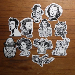 Paket 11 st klistermärken  - Paket! 11 st klistermärken. 33kr. Frakt 11:- skriv vid frågor! 