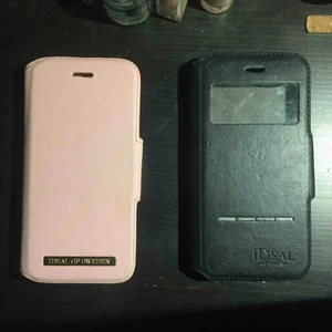  - Två ideal of sweden fodral. Säljer för har ingen användning för dem. Passar iPhone 6,7,8. Köparen står för frakt.🦋💛